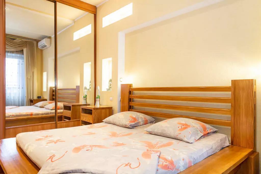 Apartment On Soborniy 177 Zaporizhia Buitenkant foto